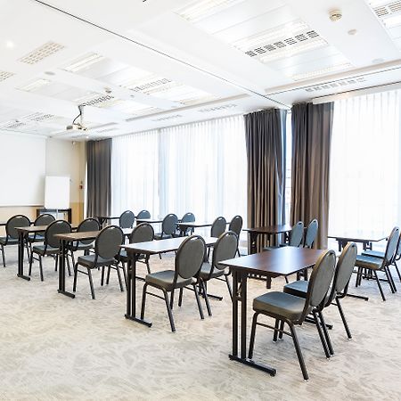 Qubus Hotel Kielce Bagian luar foto