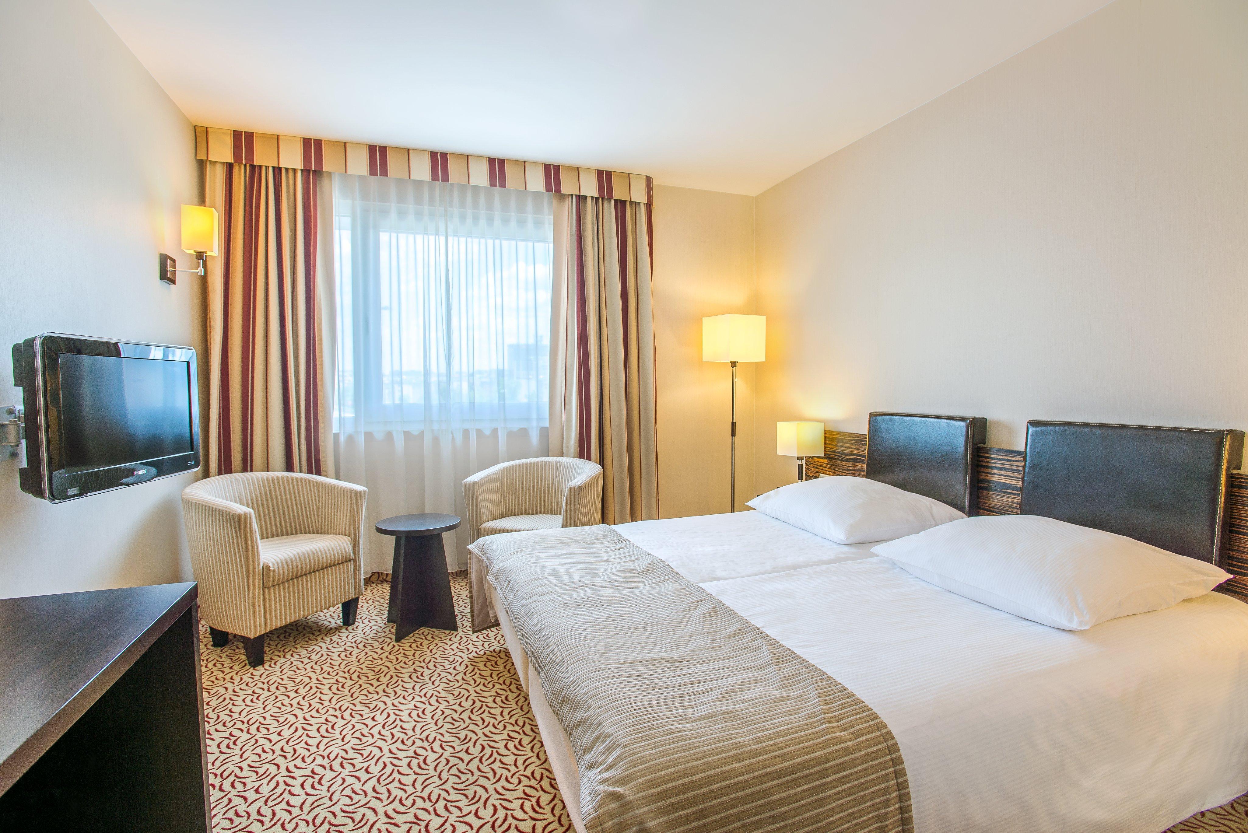 Qubus Hotel Kielce Bagian luar foto