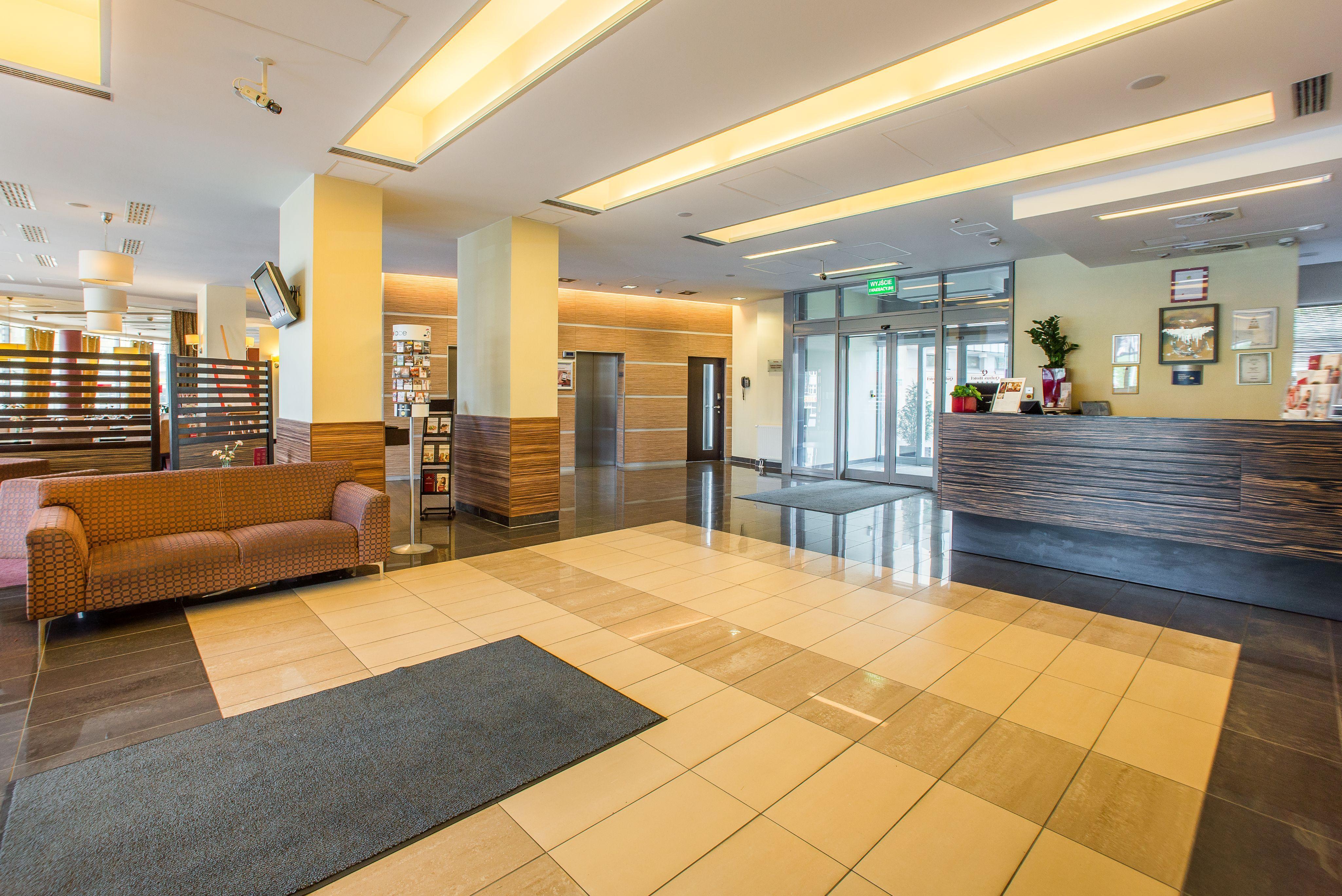 Qubus Hotel Kielce Bagian luar foto