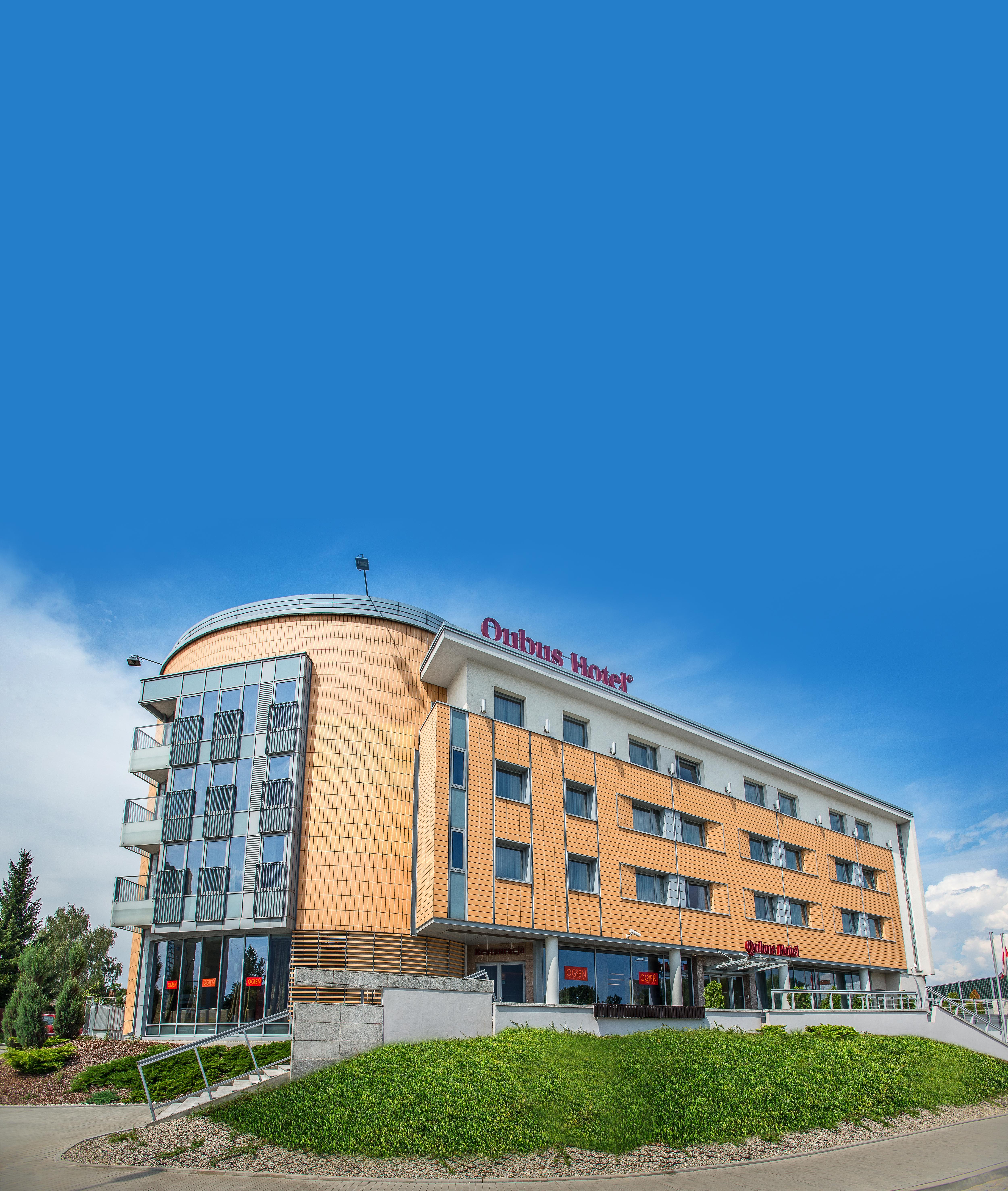 Qubus Hotel Kielce Bagian luar foto