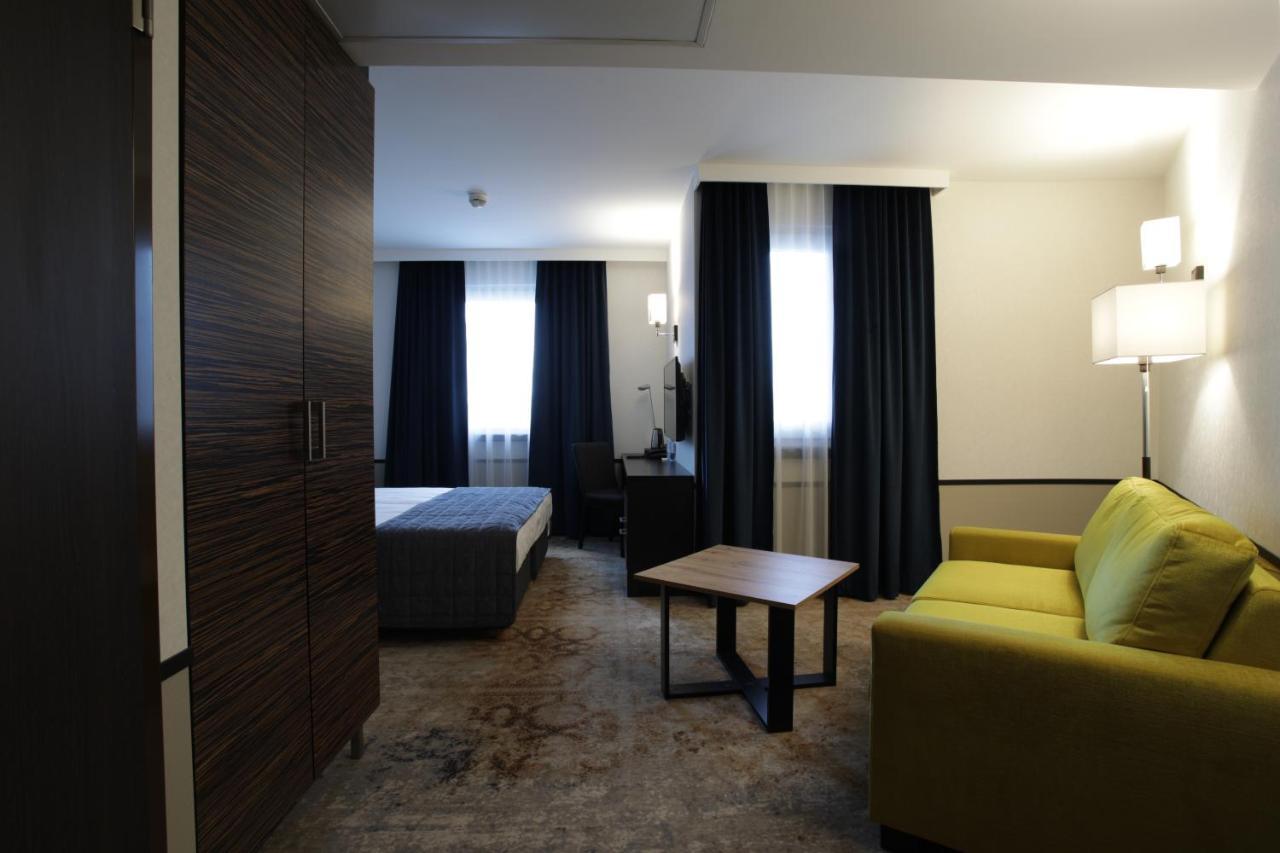 Qubus Hotel Kielce Bagian luar foto