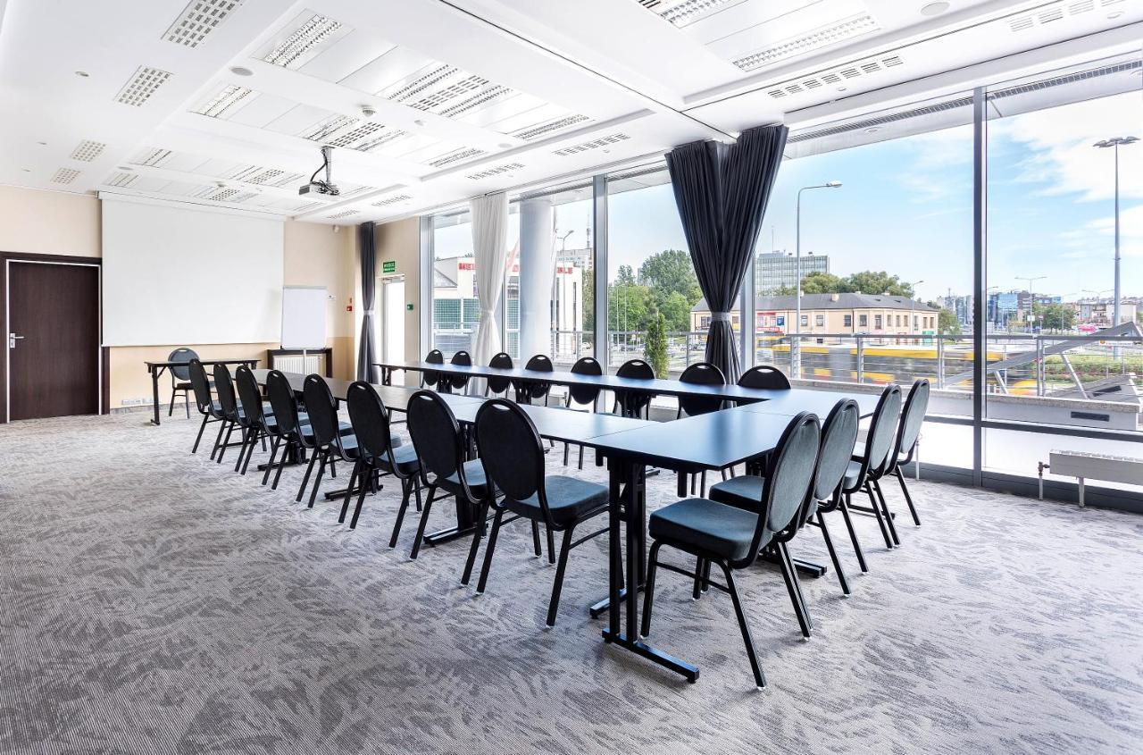 Qubus Hotel Kielce Bagian luar foto