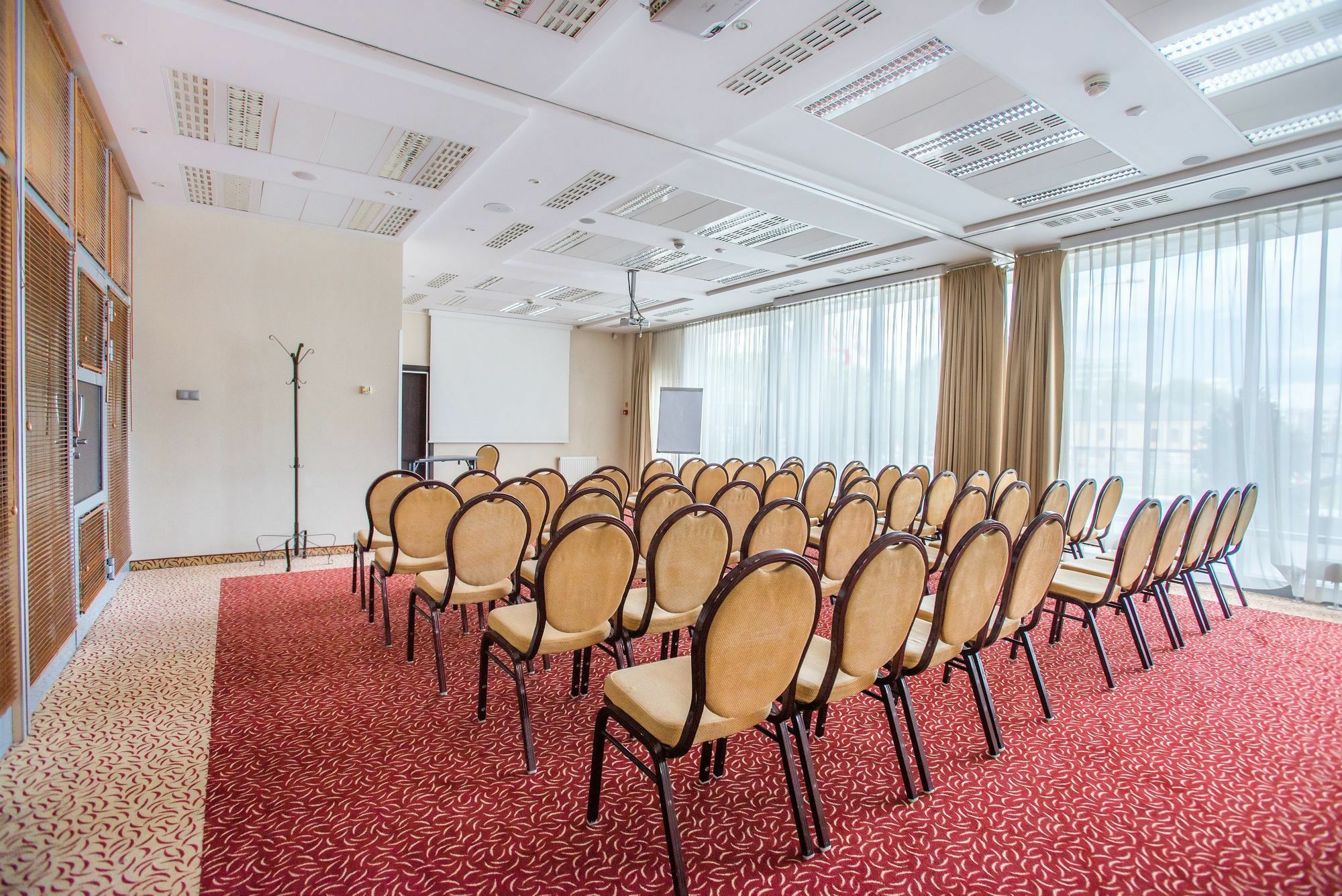 Qubus Hotel Kielce Bagian luar foto